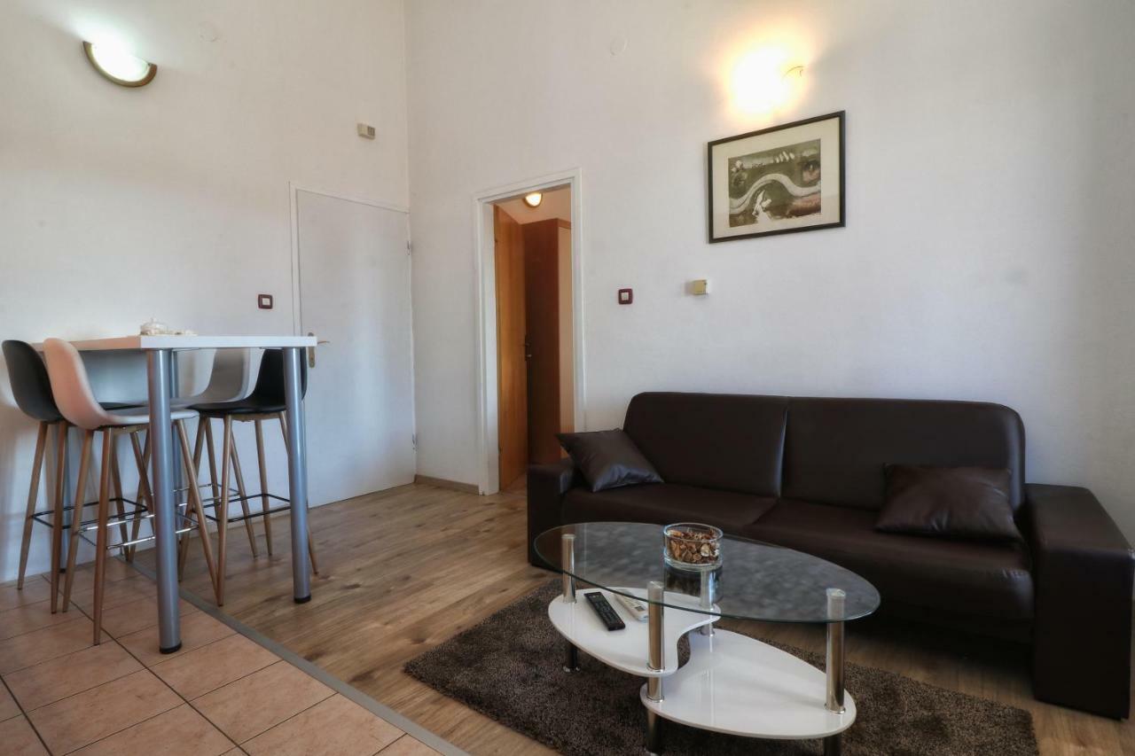 Apartments&Rooms Lorena 236 Rovinj Buitenkant foto